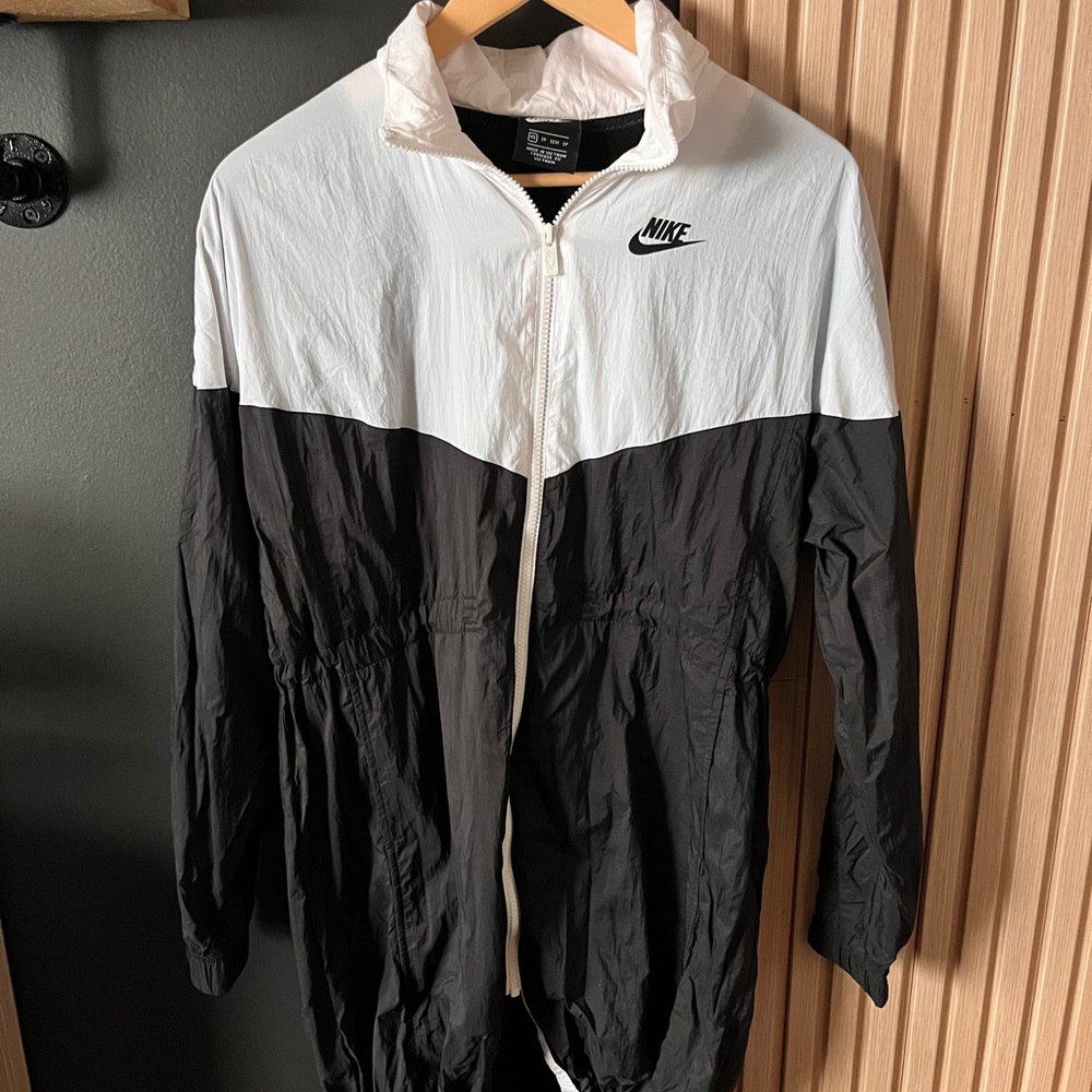 Nike Women’s Black and White Jacket
